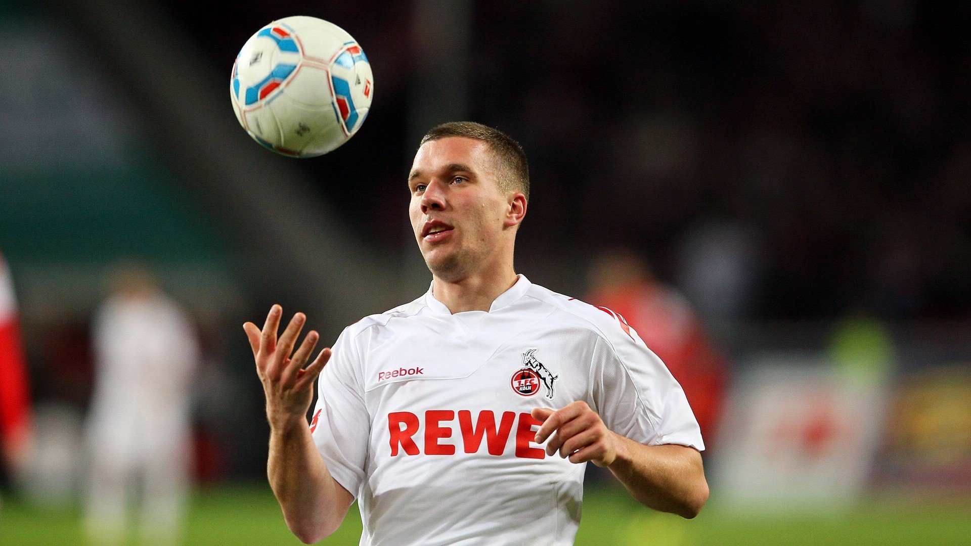 政府助力橄榄球场馆设施建设，橄榄球场地面积