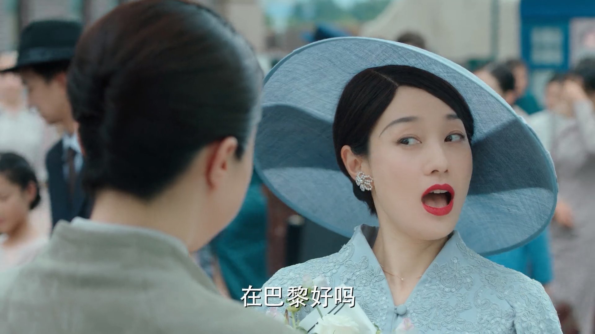 爱游戏体育-_云端天幕跑：虚拟现实中的极速飞行_，云端天空