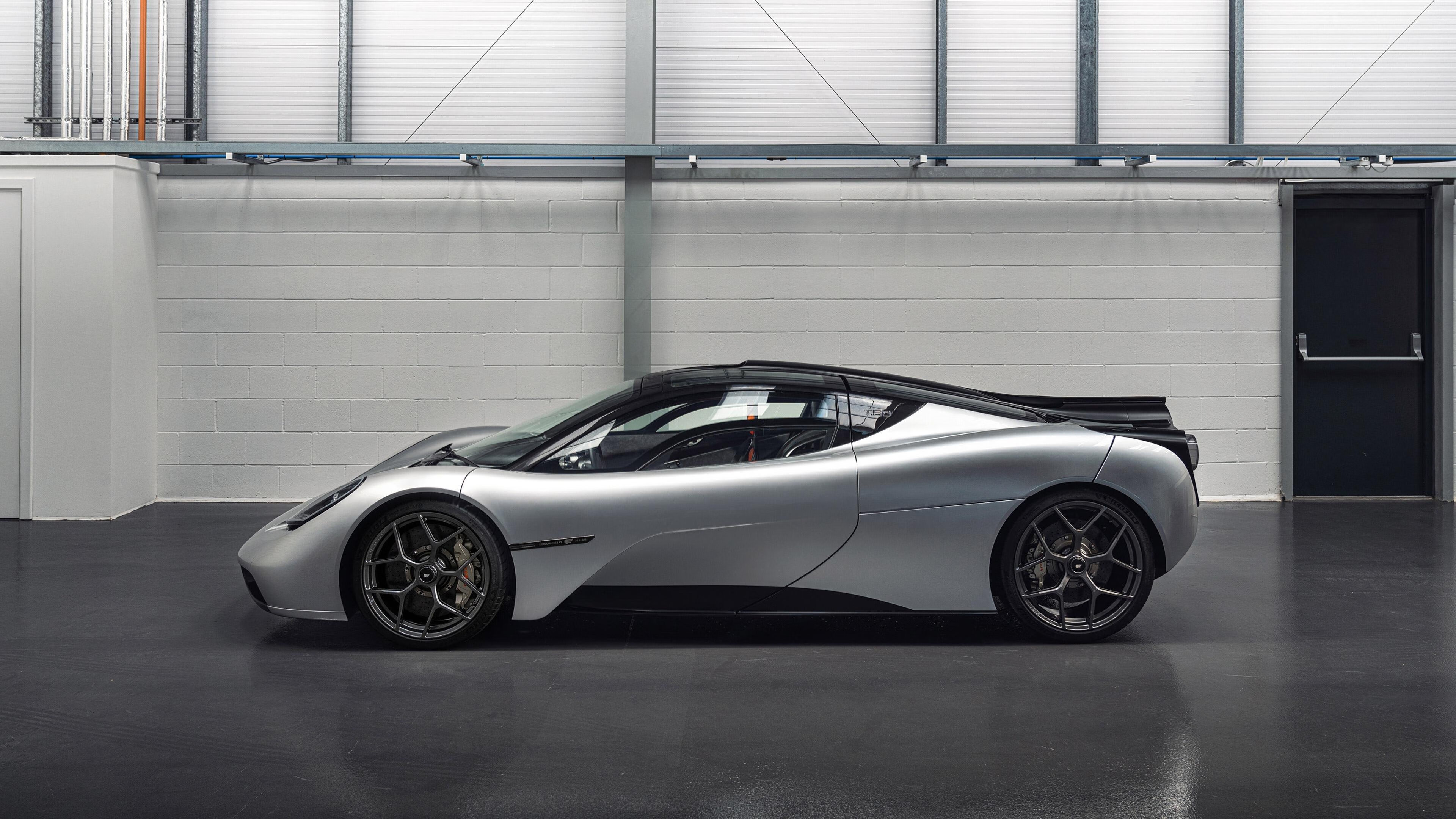 爱游戏中国官方网站平台-_云端跑步挑战：在虚拟世界中飞奔_，云端里跑马